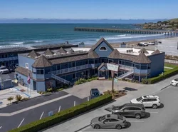 Shoreline Inn...on the beach