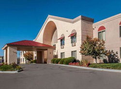 Quality Inn & Suites Farmington