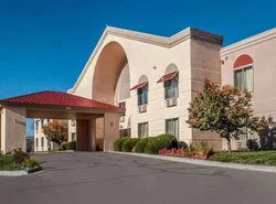Quality Inn & Suites Farmington