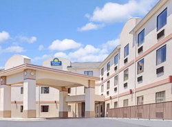 Days Inn & Suites by Wyndham Laurel Near Fort Meade