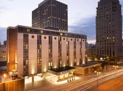 DoubleTree by Hilton Milwaukee Downtown