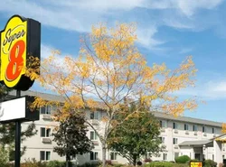 Super 8 by Wyndham Redmond