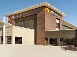 La Quinta Inn & Suites by Wyndham St Louis Route 66