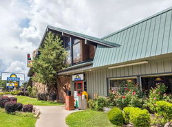 Days Inn by Wyndham Show Low