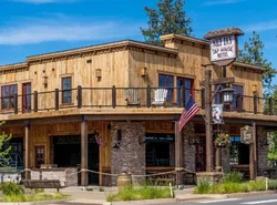 Ski Inn Taphouse Hotel