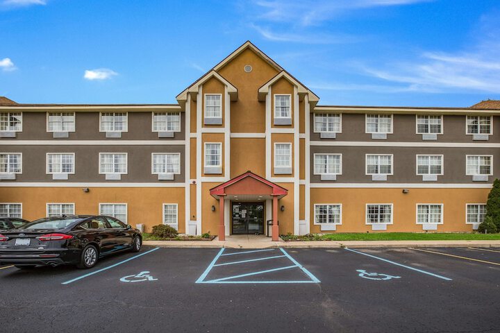 Americas Best Value Inn & Suites Three Rivers - thumb 1