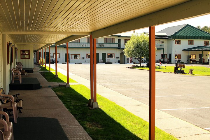 Dakota Cowboy Inn - thumb 3