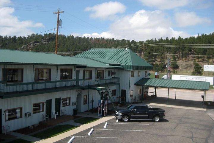 Dakota Cowboy Inn - thumb 1