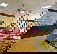 Americas Best Value Inn  Suites Hesston - Accommodation Michigan