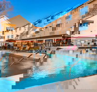 Best Western Plus Colony Inn - Accommodation Michigan