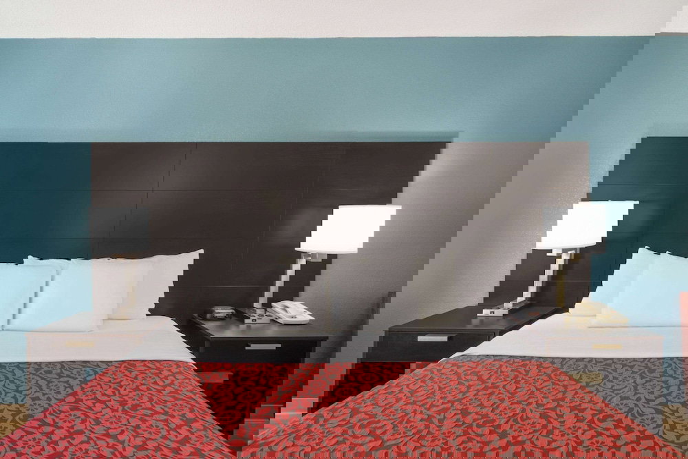 Days Inn By Wyndham Raleigh Midtown - thumb 3