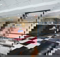 Days Inn by Wyndham Bronx Near Stadium - Accommodation Michigan