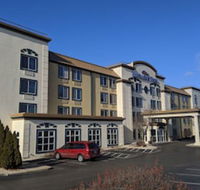 Baymont by Wyndham Rockford - Accommodation Michigan