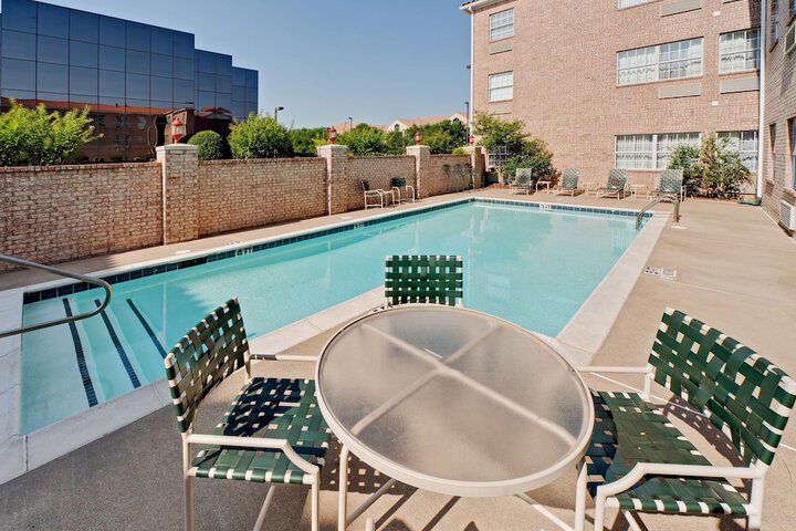 Mainstay Suites Addison - thumb 3