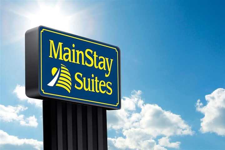 Mainstay Suites Addison - thumb 1