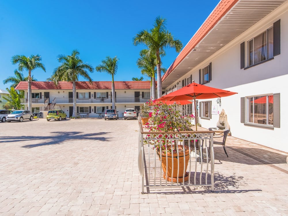 Hibiscus Suites - Gateway To Siesta Key - thumb 1