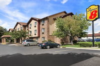 Super 8 by Wyndham Peoria East