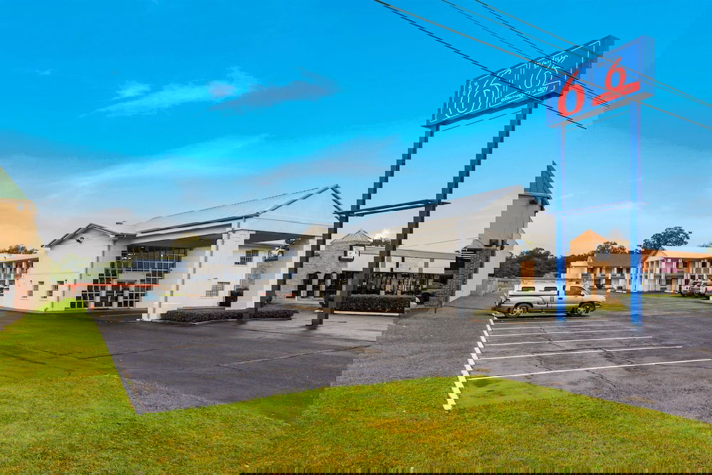 Motel 6 Alexandria, LA - South - thumb 0