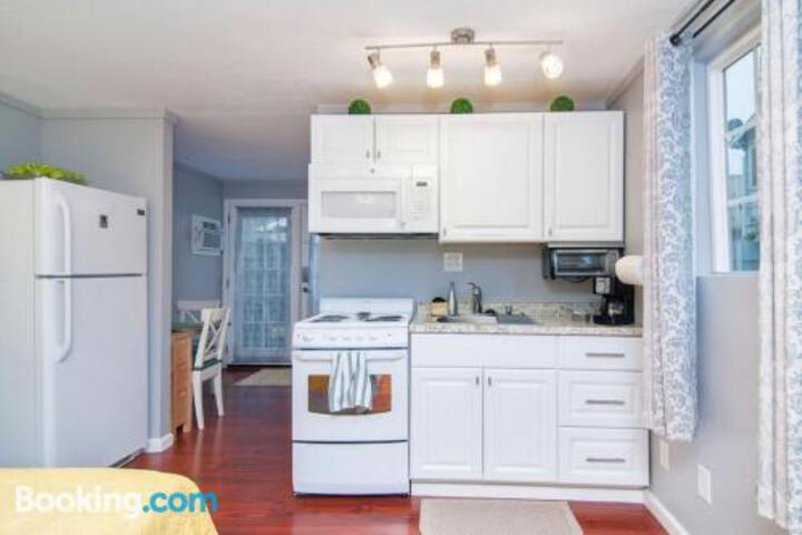 Downtown Chula Vista Studio Retreat - thumb 5