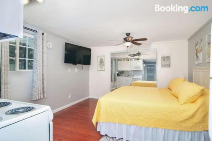 Downtown Chula Vista Studio Retreat - thumb 6