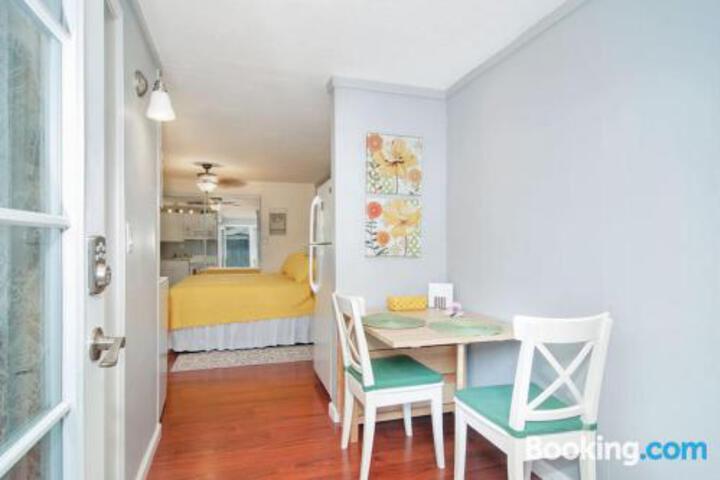 Downtown Chula Vista Studio Retreat - thumb 1