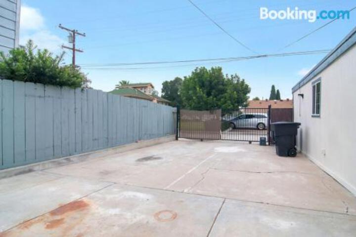 Downtown Chula Vista Studio Retreat - thumb 3