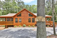 COE Z Cabin Escape Beautiful spacious ranch style cabin with Three King Bedrooms.