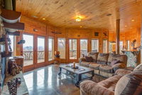 Cinnamon Bear Lodge
