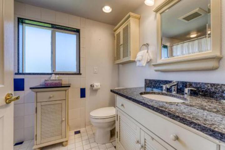 Cape Meares Beach Getaway - thumb 2