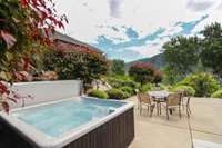 Beaches  Breezes on Wapato 4 Bed 4 Bath Vacation home in Wapato Point