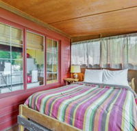 Rustic Cabin Retreat in Harrison - Accommodation Michigan