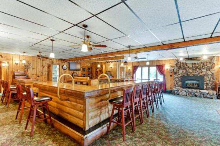 Bear Lodge - thumb 2