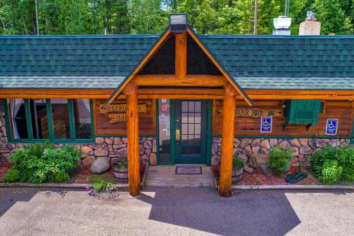 Bear Lodge - thumb 4