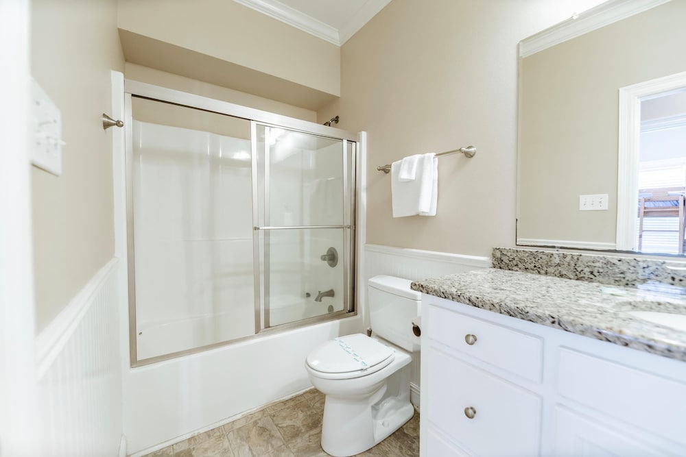 Shamrock Shores Home - thumb 4