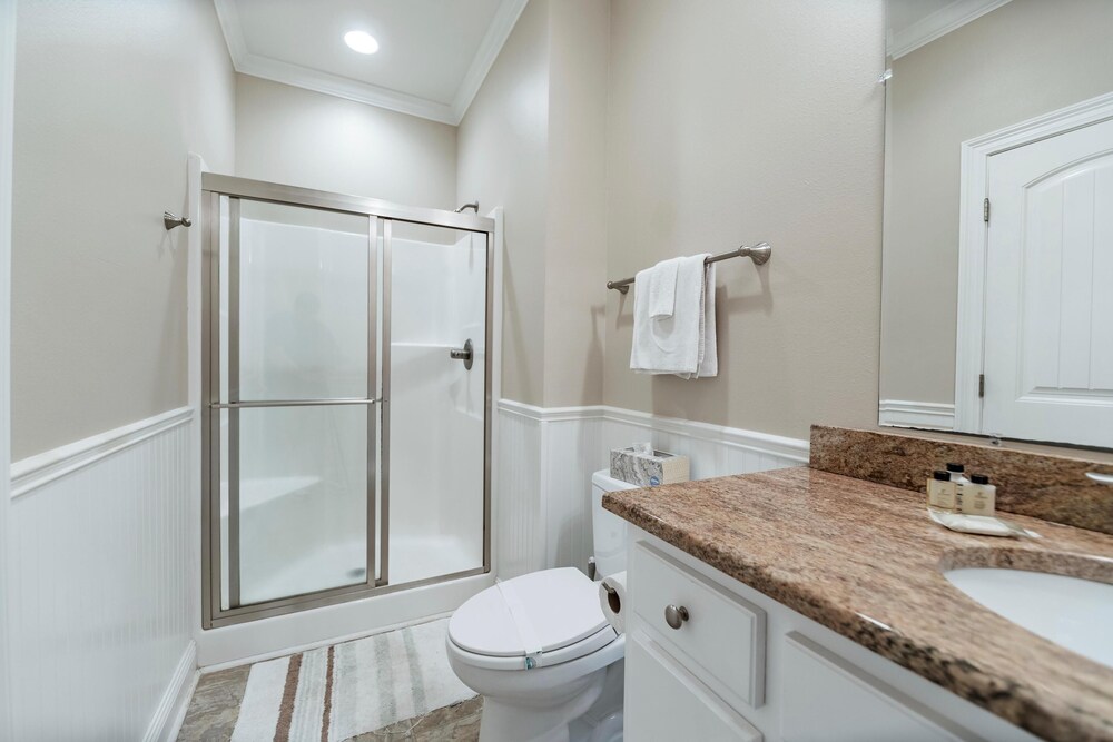 Shamrock Shores Home - thumb 3