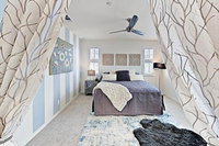 New Listing Stunning Beach Condo W / Pool Condo