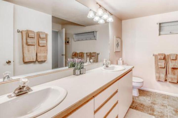 Lake Daze At Wapato Point - thumb 2