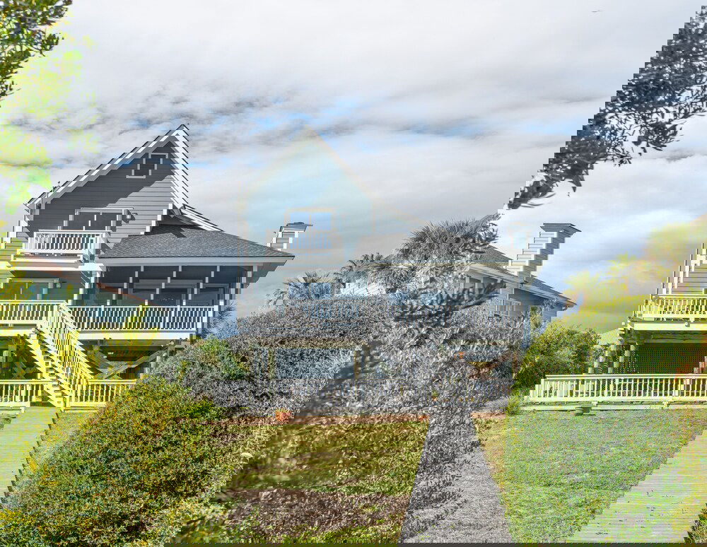 New Listing! The Nut House W/ Oceanfront Porch 4 Bedroom Home - thumb 5