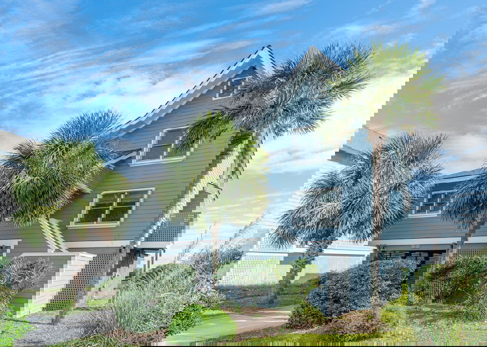 New Listing! The Nut House W/ Oceanfront Porch 4 Bedroom Home - thumb 2