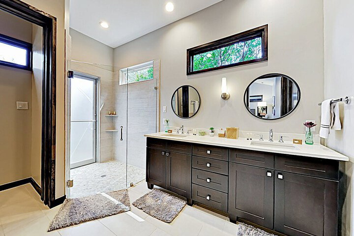 New Listing! Luxe Lake Travis Studio W / Pool 1 Bedroom Cabin - thumb 6