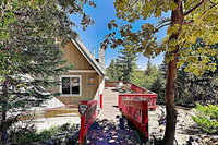 New Listing Cozy Home w / Game Room  Decks home