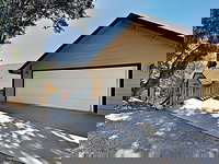 New Listing Updated Lakeside Near Beach Club 3 Bedroom Home