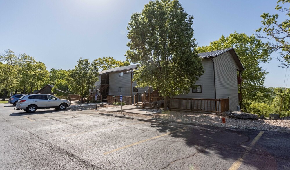 The Cozy Nest 2 Bedroom Condo By Redawning - thumb 0