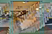 Holiday Inn  Suites Ann Arbor Univ Michigan Area an IHG Hotel