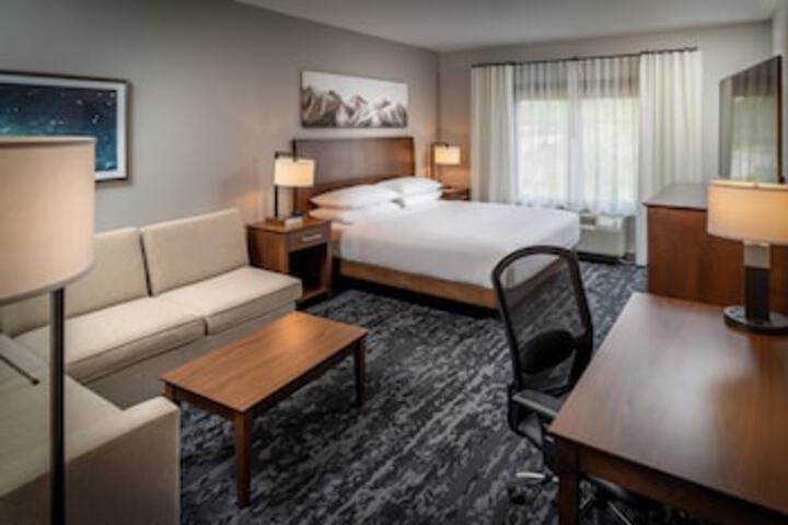 Delta Hotels By Marriott Huntington Mall - thumb 0