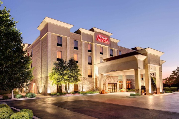 Hampton Inn & Suites Addison - thumb 2
