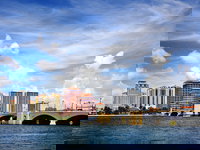 New Listing Tropical Getaway - 5 Minutes To Beach 2 Bedroom Home