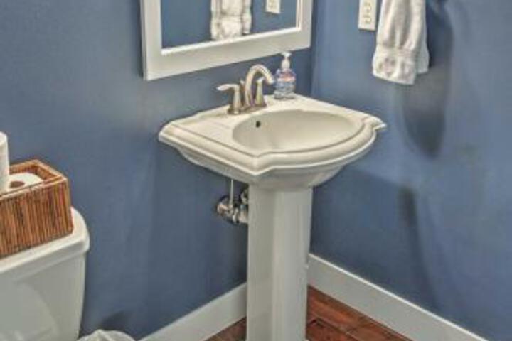 Beautiful 4BR Wapato Point Home W / Private Hot Tub! - thumb 3