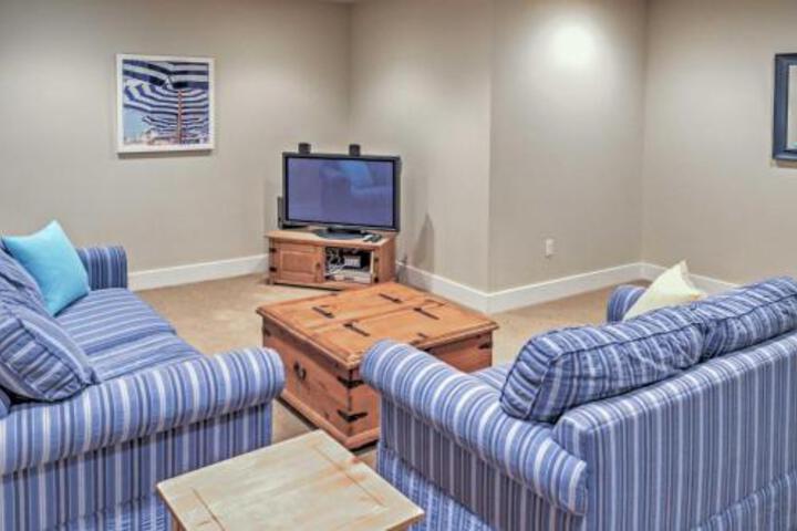 Beautiful 4BR Wapato Point Home W / Private Hot Tub! - thumb 4