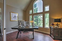 Spacious Home w / Deck 5 Mins to Lake Arrowhead